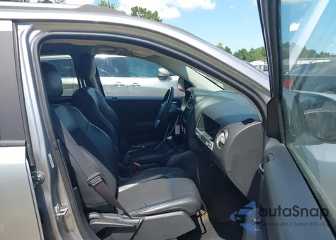 2017 Jeep Compass Sport Se 4X4 z USA, uszkodzony, nr VIN 1C4NJDBB1HD130169